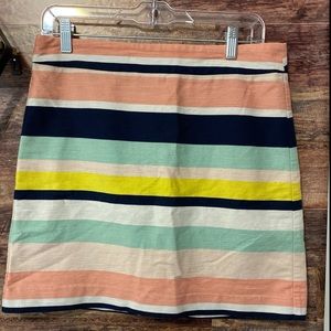 LOFT- lightly worn mini skirt with zipper